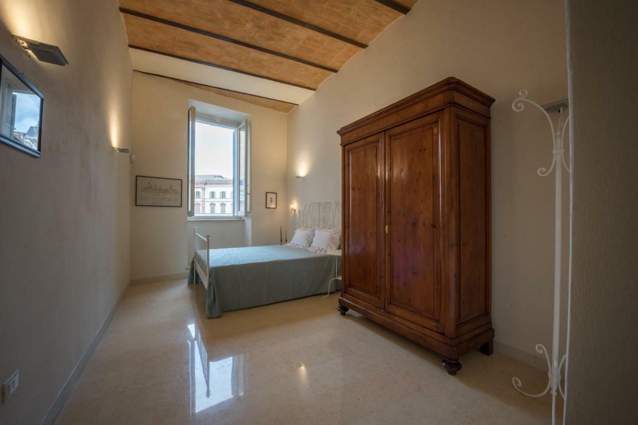 La Residenza In Piazza Grande Apartment Foligno Luaran gambar